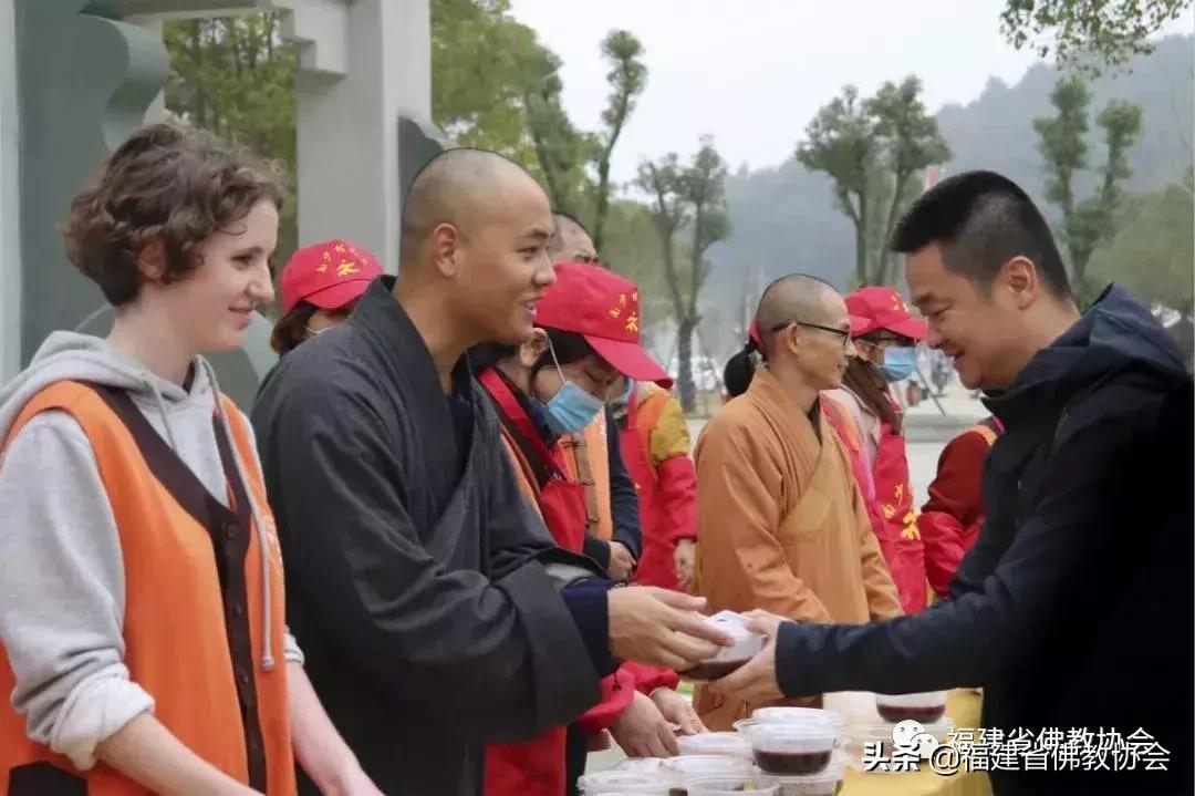 福建佛教法会现场,佛教腊八节施粥活动方案