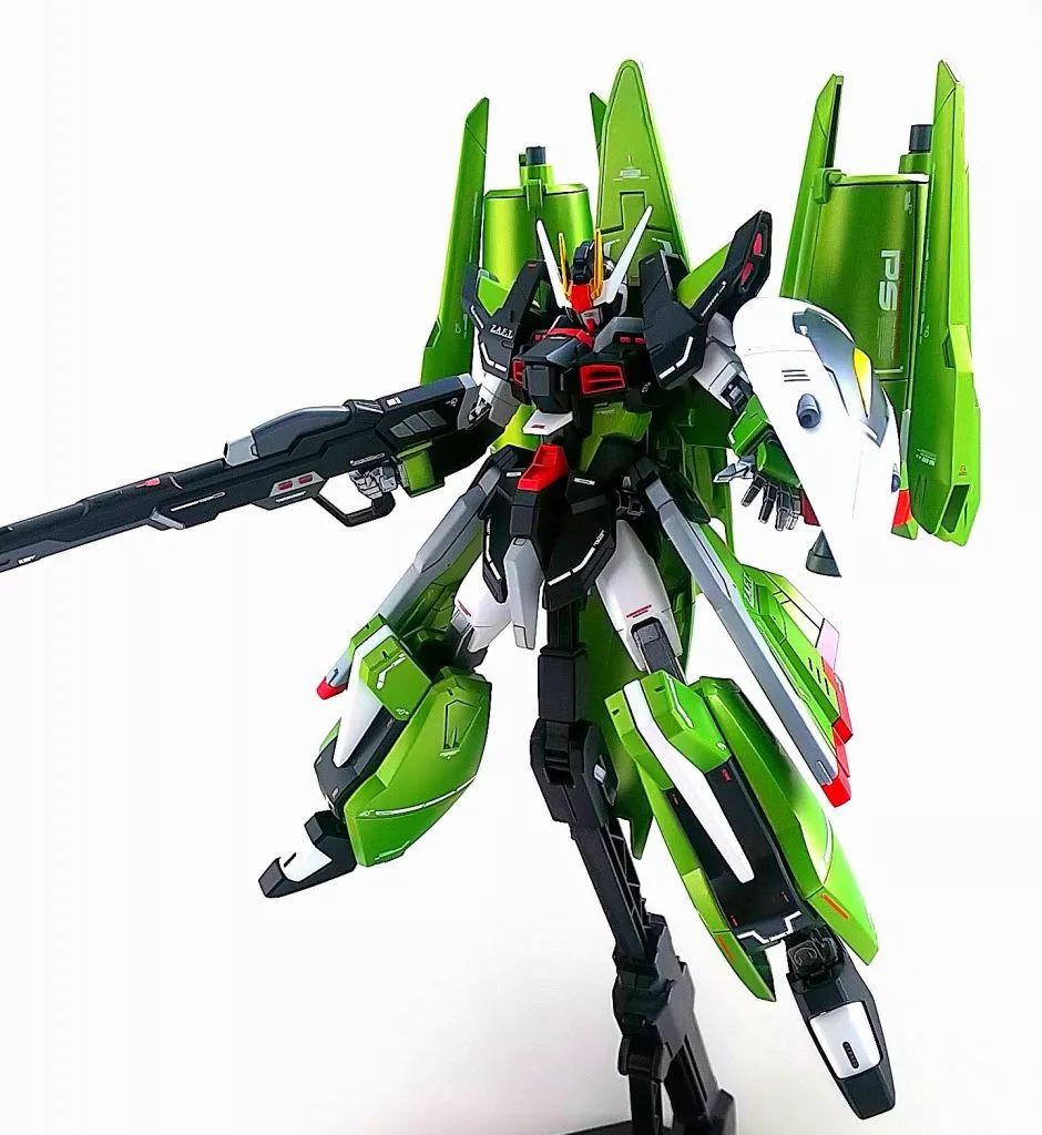 佳作:不同比例的巧妙融合,装上背包你就是混沌高达