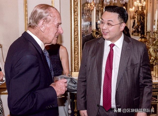 付4万英镑加入他的私人俱乐部，他能让你和英国皇室一起晚宴。