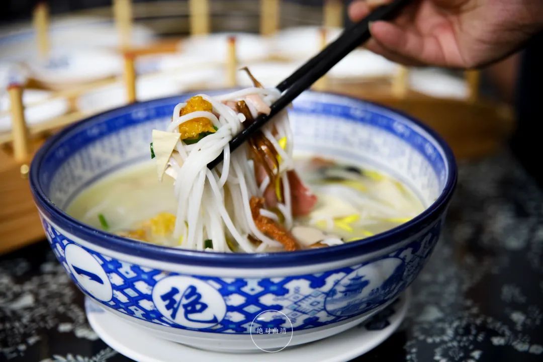曲靖200一碗的过桥米线,曲靖高端过桥米线