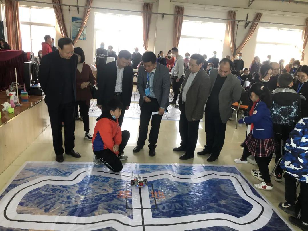 “五位一体”:筑梦教育,引领发展——河南省义马市教体局的转型突围速写