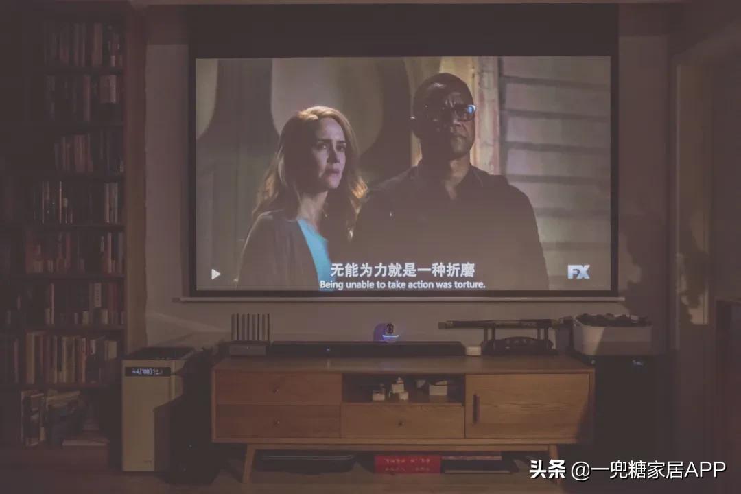 48㎡小家，餐厅可以蹦迪，还带私人影院！小户型都给我学