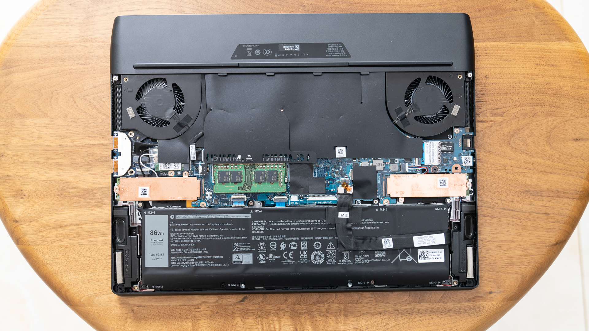 玩家的终极梦想英雄联盟,alienwarem15r6游戏本外观