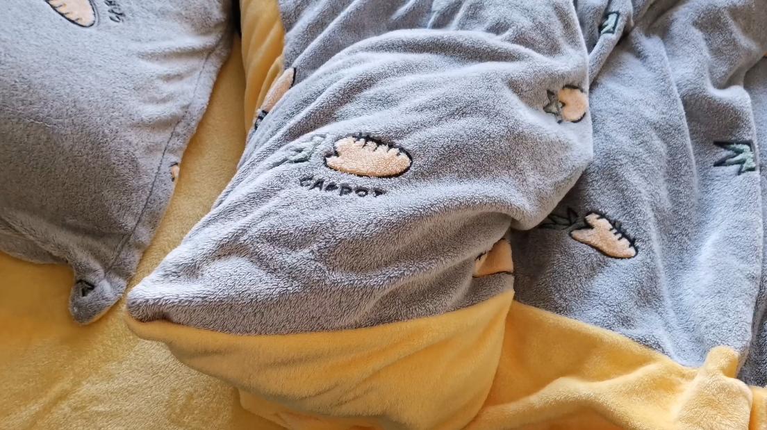 冬天睡觉被窝太冷？耍个小聪明，不用电热毯，一分钟被窝暖烘烘的