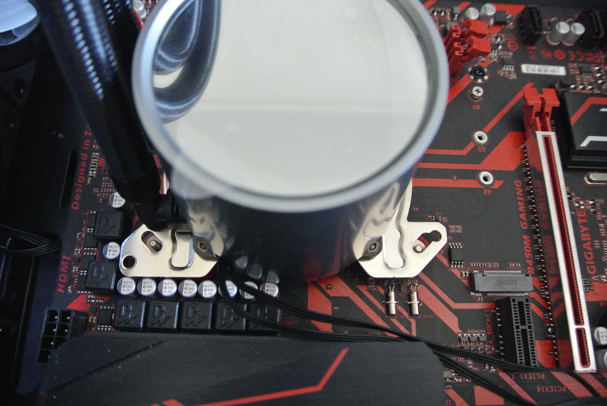 低端cpu配高端主板好吗,什么样的cpu才会用水冷