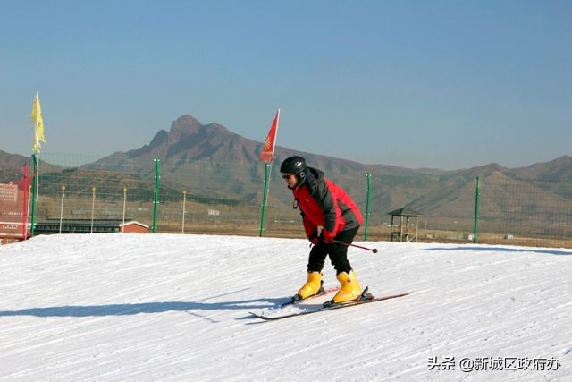 全镇掀起新一轮全民健身热潮,全民健身迸发城市青春活力