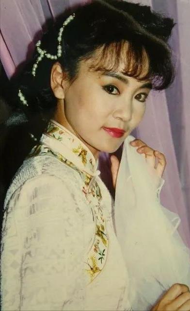 七位桃花眼女明星,拥有迷人桃花眼的女明星