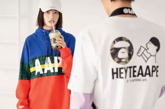 服装人要哭了！年利润4亿、估值90亿的喜茶竟然跨界服装行业？