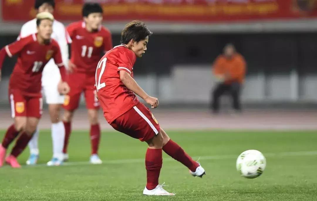 梅西和c罗谁更受女性青睐,梅西和c罗谁更受女性喜欢