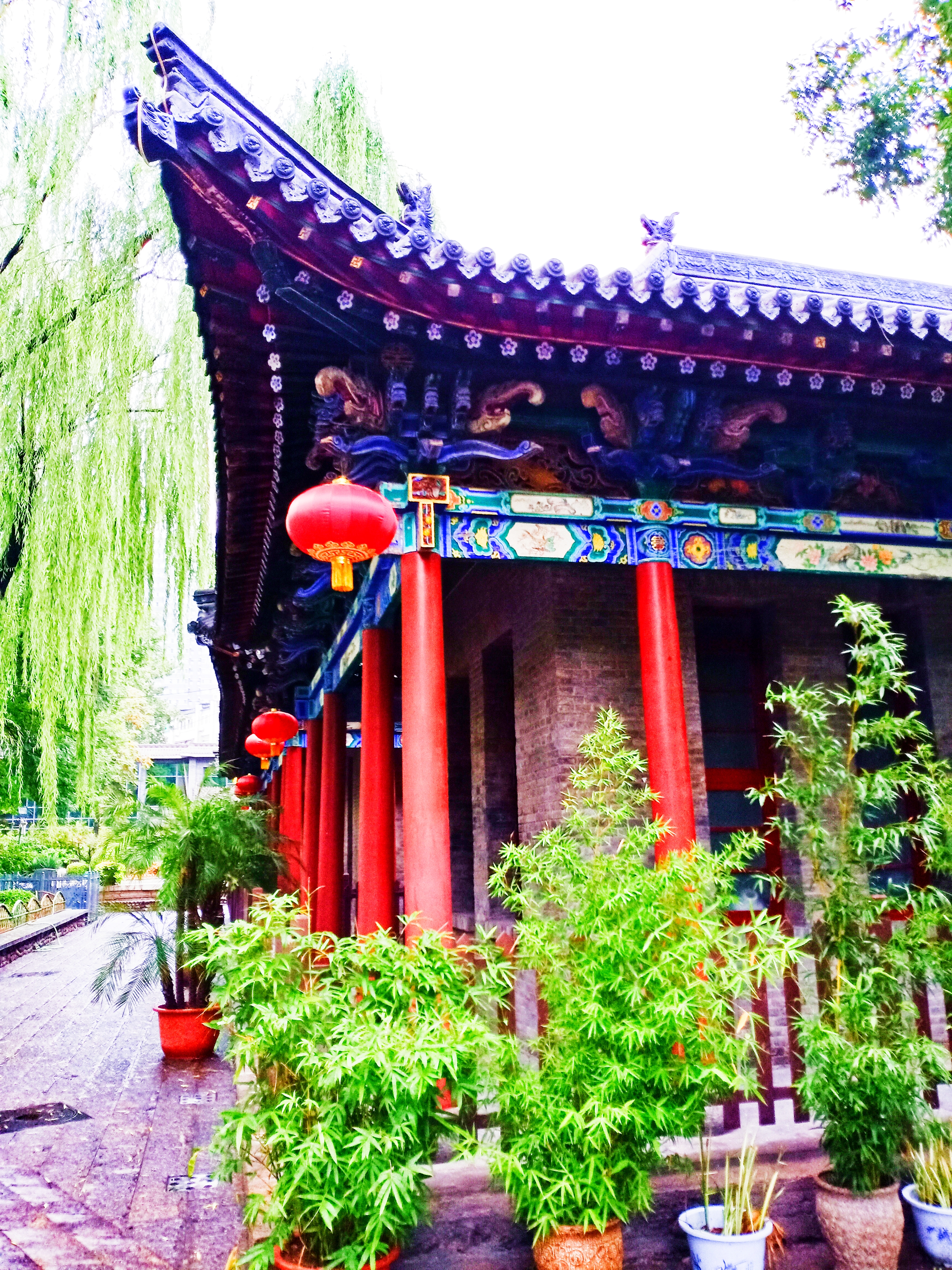 哗哗流淌的是小溪，水足够深才能波澜不惊。​人生旅思2001280204