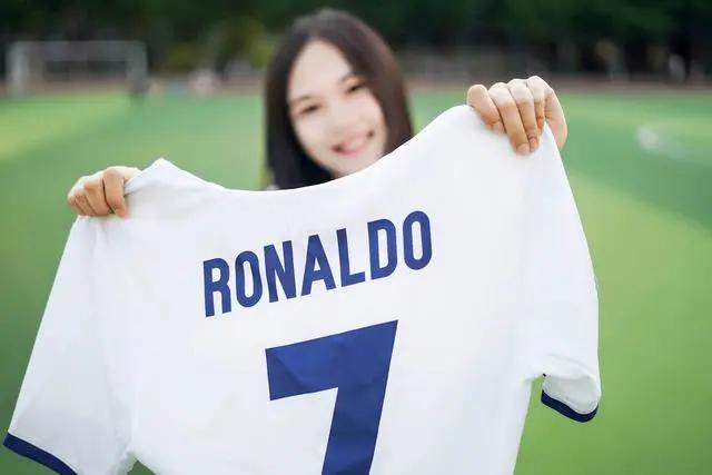 【足球头像】超美女生足球头像！