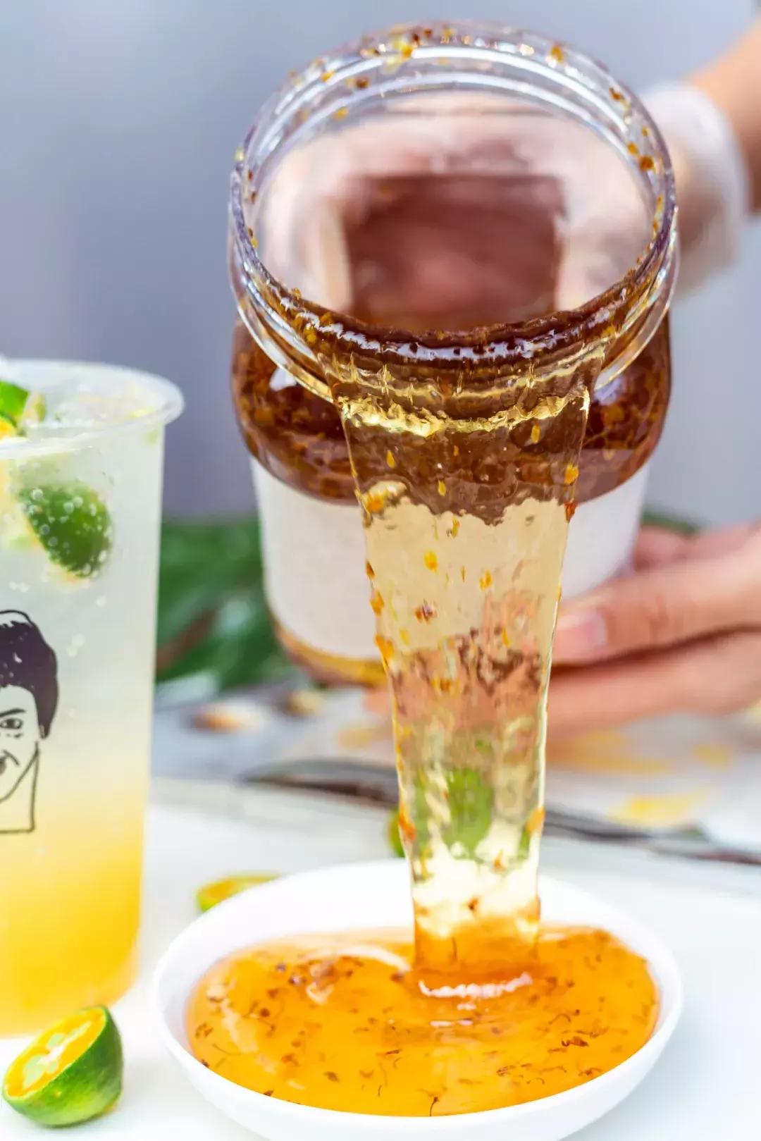 火爆台湾的“丑丑奶茶”首现厦门，拿着5分钟竟被搭讪10次……