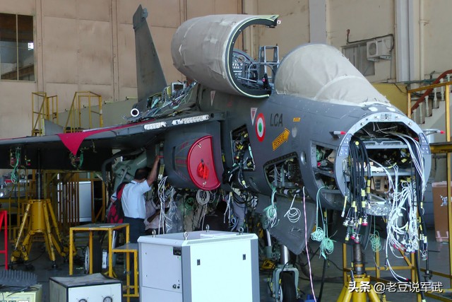 印度lca光辉战机服役了吗,lca光辉战机