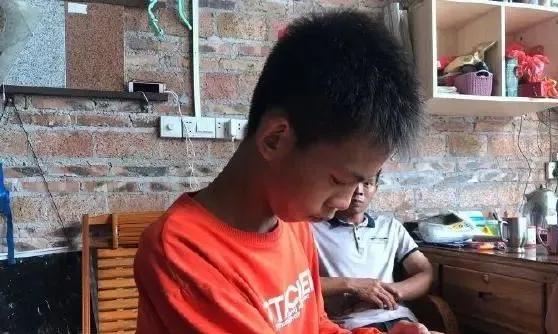 中国篮球独臂少年圆梦,独臂篮球少年圆梦