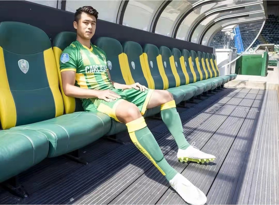 经历辉煌走过低谷,中国足球4位最成功的留洋球员