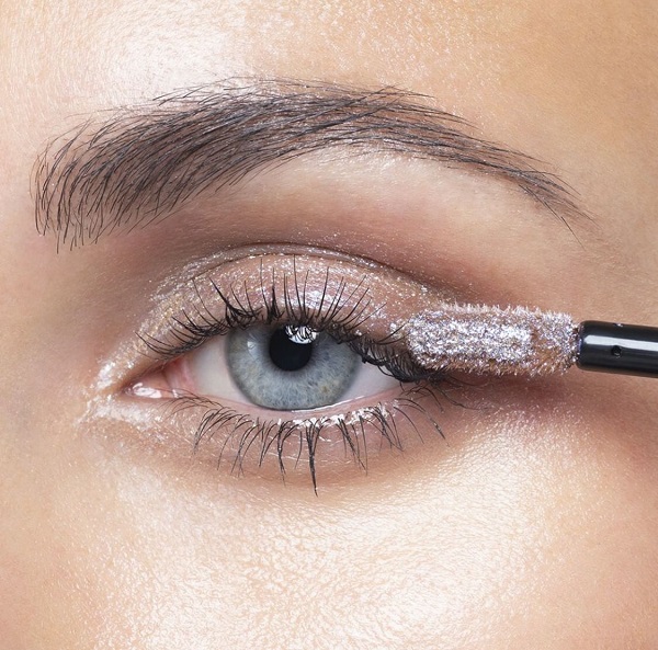 银河系妆容教程单眼皮,银河系里的液体眼影