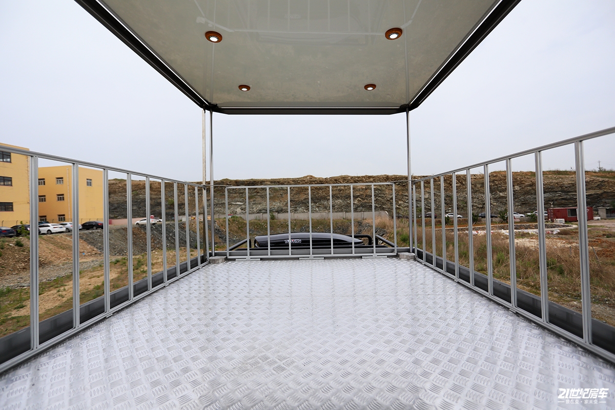 中国创新型的中国重汽越野房车,重汽轻卡四驱房车