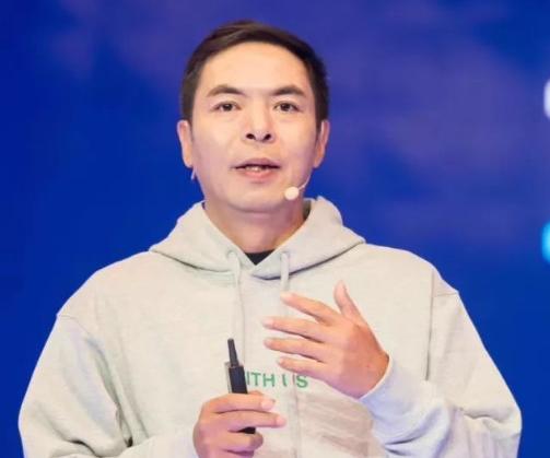 qq和微信哪个好玩,qq对比微信