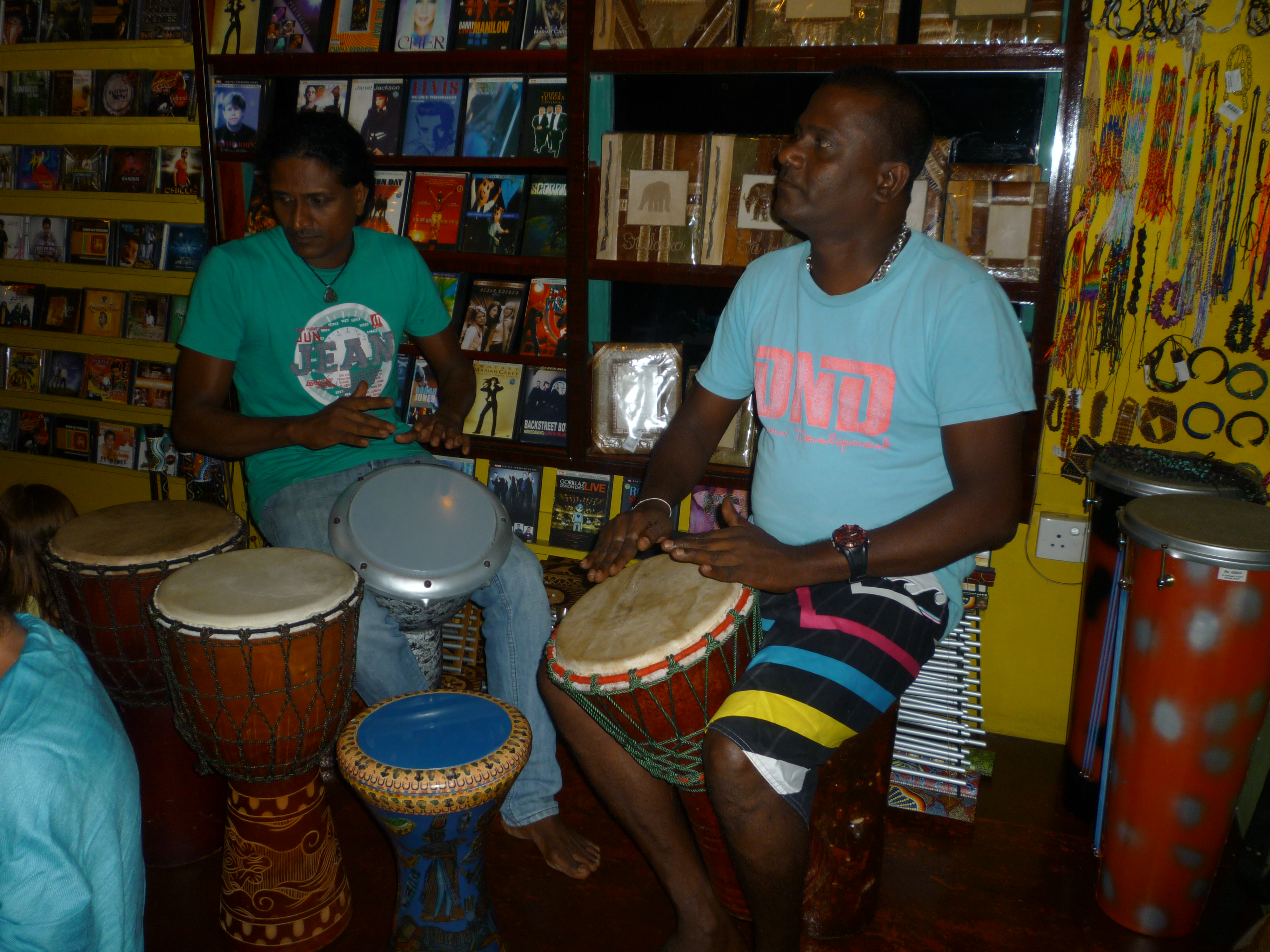 出国生活工作真的好吗,0费用出国工作是真的吗