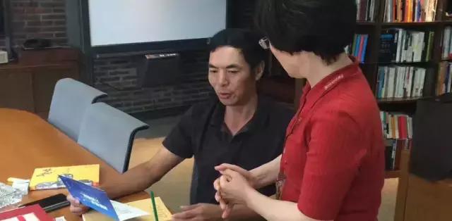 微信图上的小人是谁,微信登录界面上面那个小人是谁