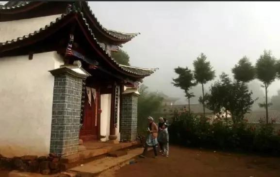 2015年9月9我上了剑川石宝山金顶寺