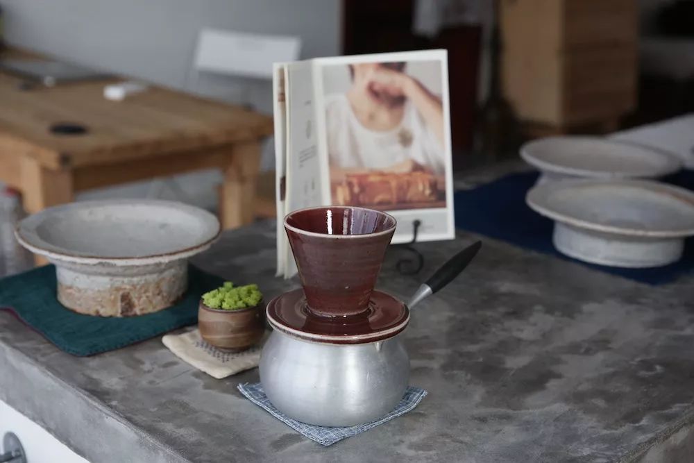 用水泥砌橱柜,用粘土捏一个好看的柜子