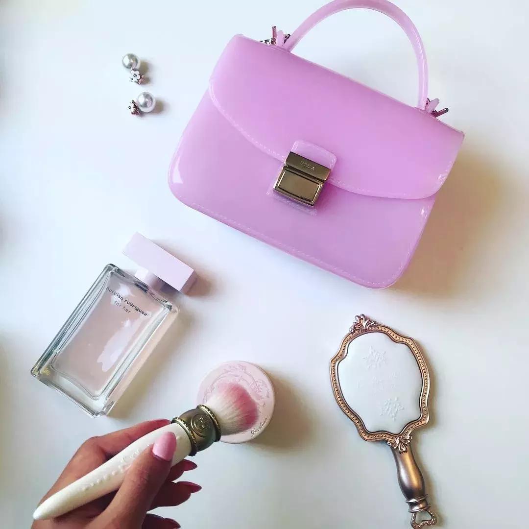 品牌女包包推荐网红款2022年新款,最近两年流行的包包品牌