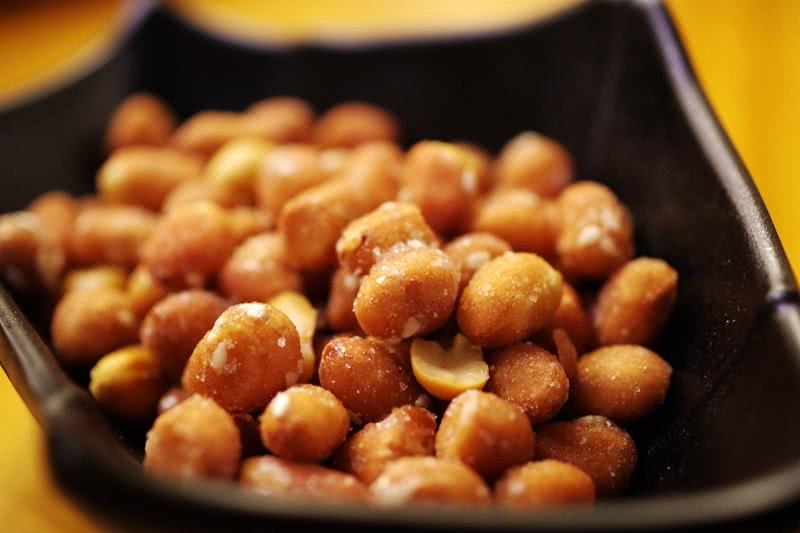 夜幕升起思北路口，285蚝味馆撸个串喝个酒聊个天！