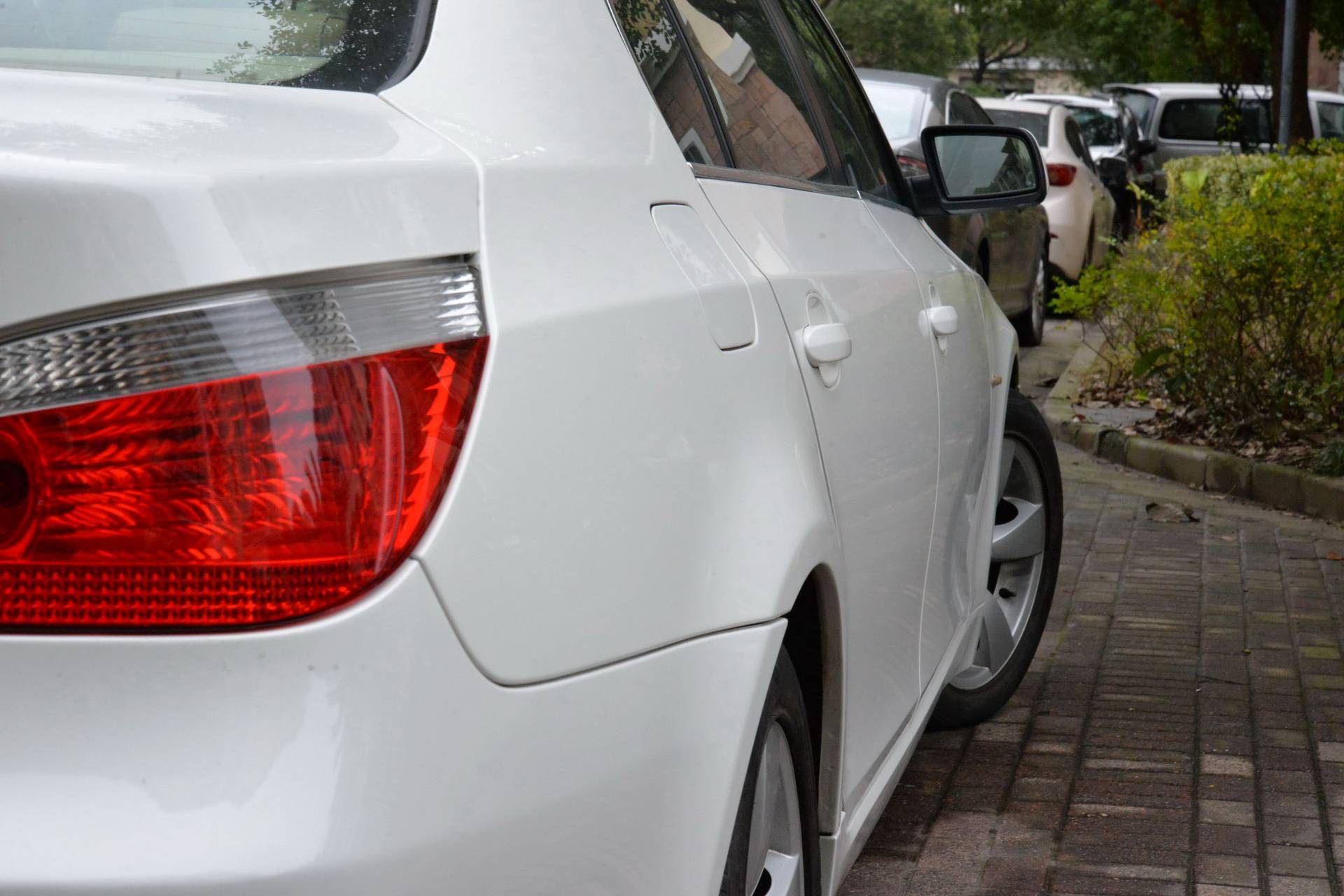 11万出头宝马5系，有电视带冰箱，顺丰小哥难自拔「路试笔记」