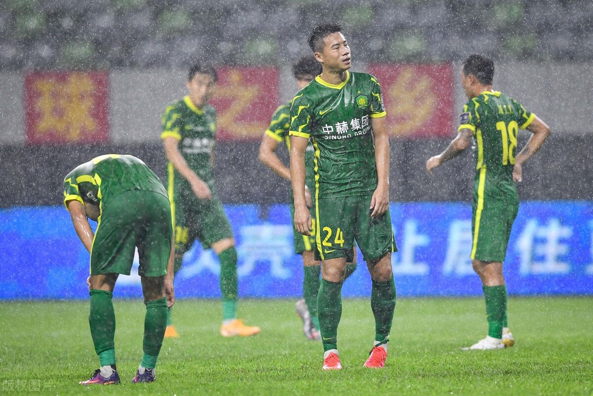 足协杯赛场爆笑一幕,足球场上爆笑瞬间中超篇