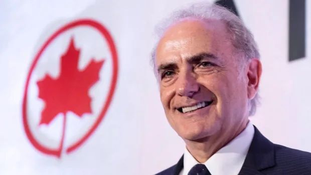 过分|要求政府伸援手,加航CEO却心安理得拿千万年薪