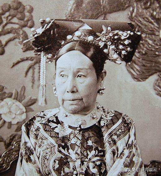 清朝后宫嫔妃的开销和俸禄,清朝皇帝后宫开支