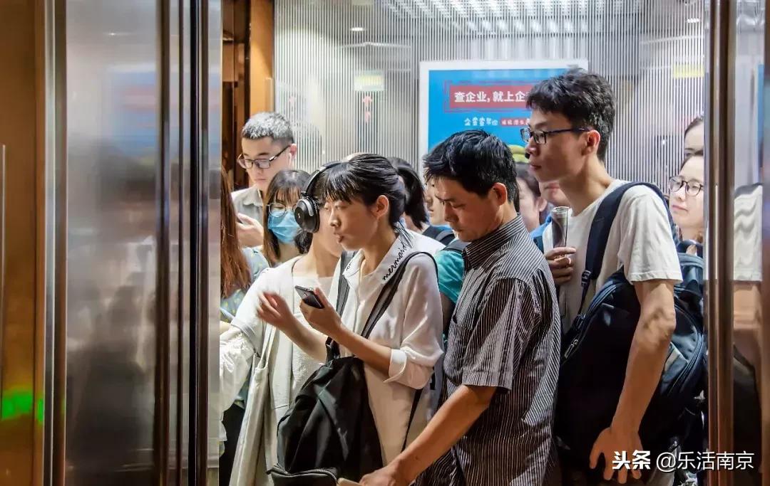 在南京生活了十几年感慨,在南京生活感觉怎么样