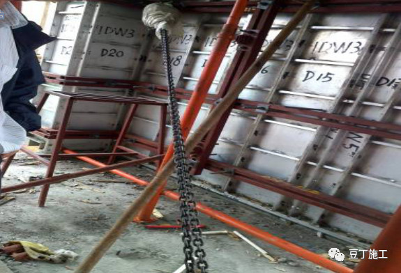 铝模板外模的施工方法,铝模与木模板的区别是什么