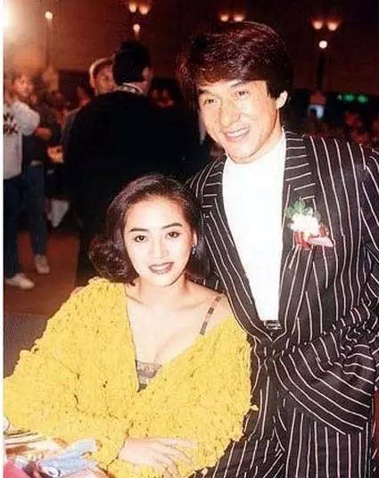 1994红磡摇滚之夜曲目,香港乐坛哪一首歌轰动歌坛