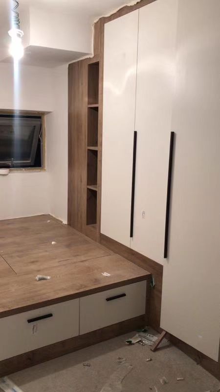 打榻榻米带柜子大概要多少钱,木工打榻榻米加衣柜人工费多少钱