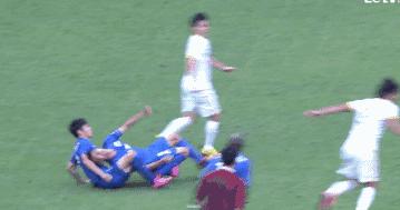 来开心一下,国足让人喷饭的爆笑gif