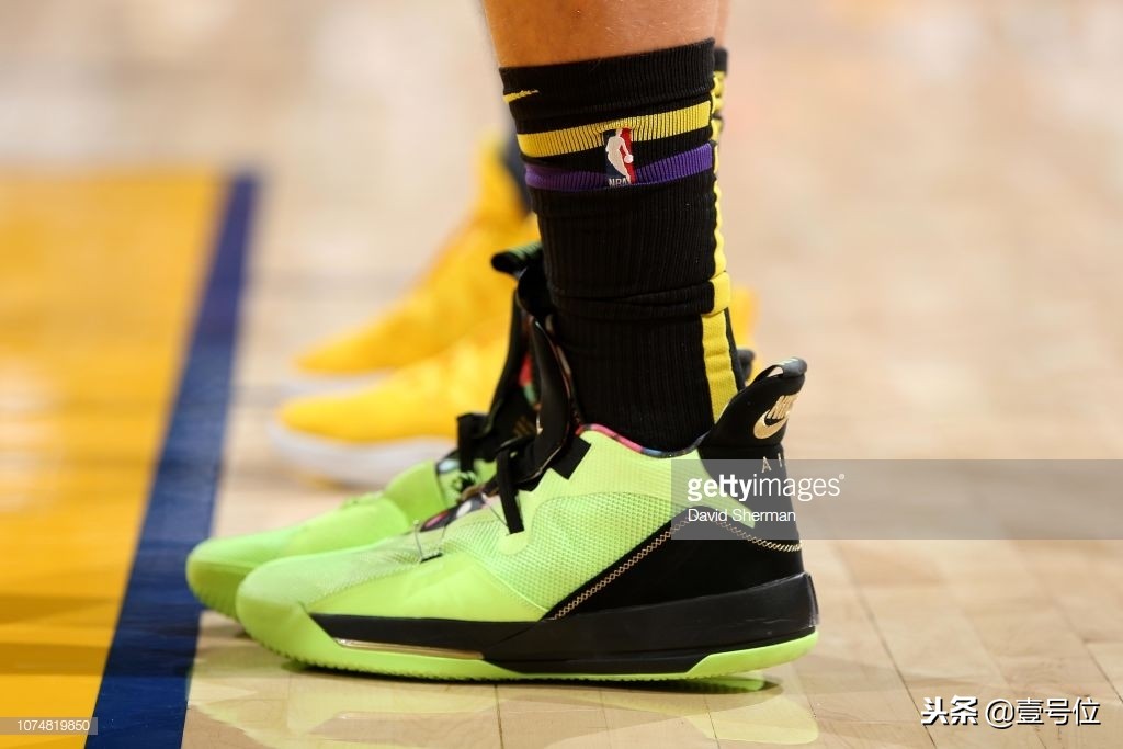 2018年圣诞大战詹姆斯穿的球鞋,2018年都有哪些经典球鞋