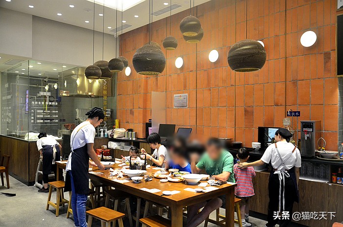 不用去闽南就可以吃的月饼,不用去广州就能喝到潮汕的海鲜粥