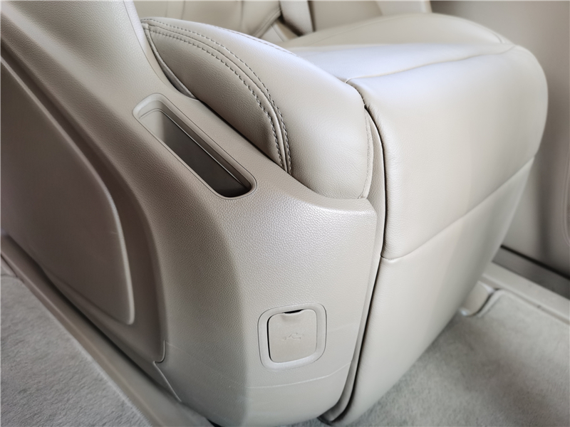 别克gl8和传祺gm8哪个舒服,奔驰v260和别克gl8哪个舒服