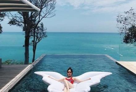 邓紫棋泳装和夏装哪个好看,邓紫棋晒泳装照引发争议