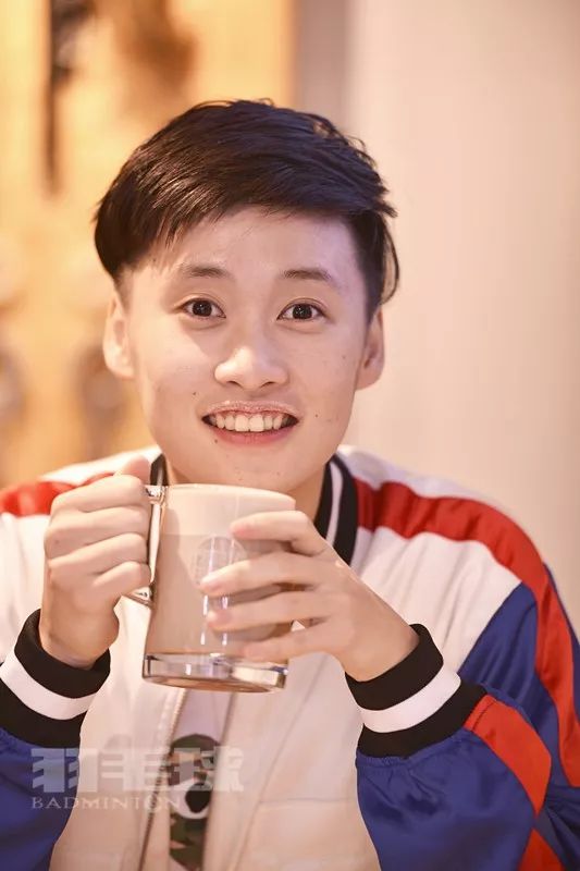 打羽毛球的陈雨菲,羽毛球陈雨菲图片