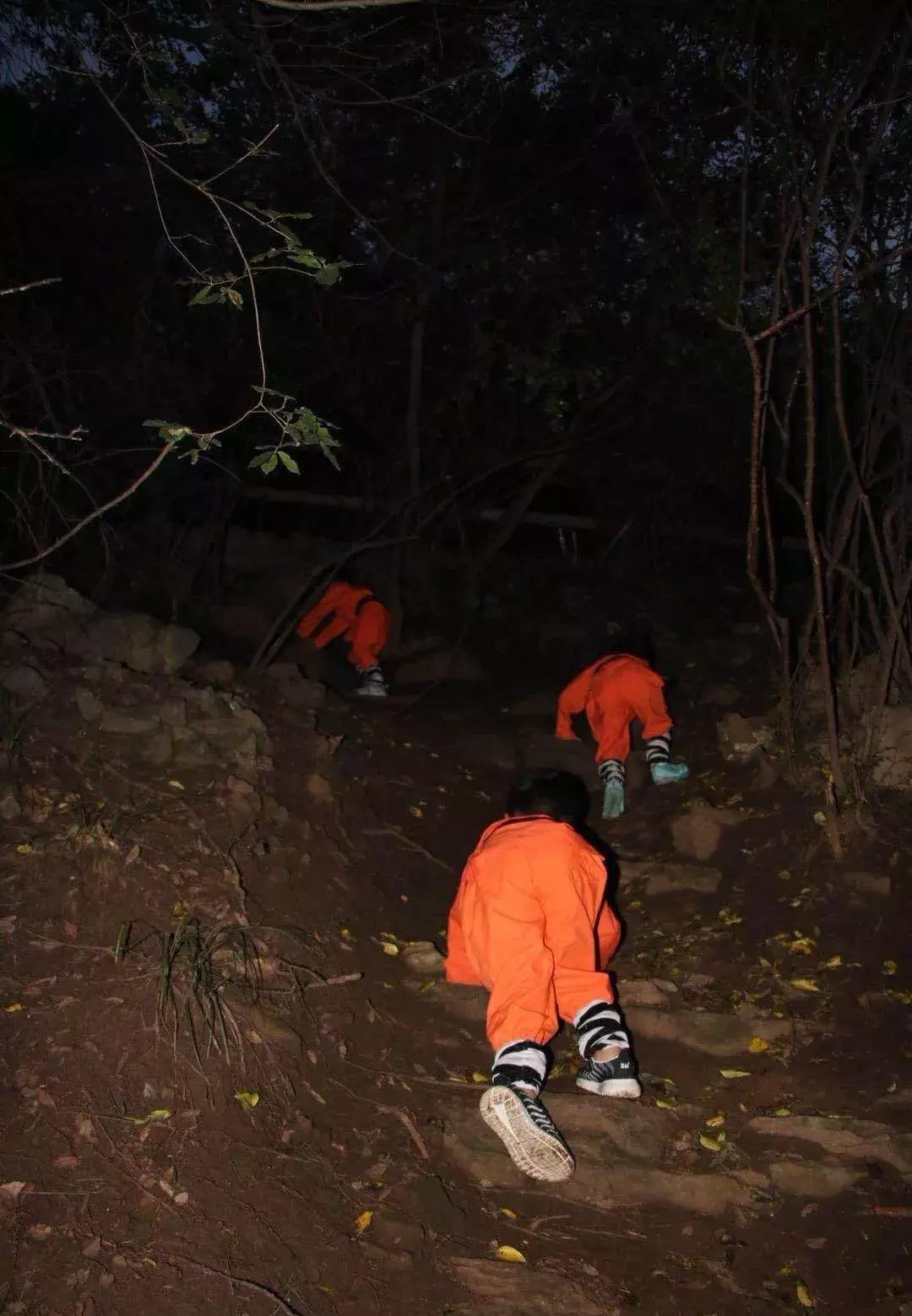 带孩子徒步穿越戈壁无人区,带女儿进沙漠的乐嘉