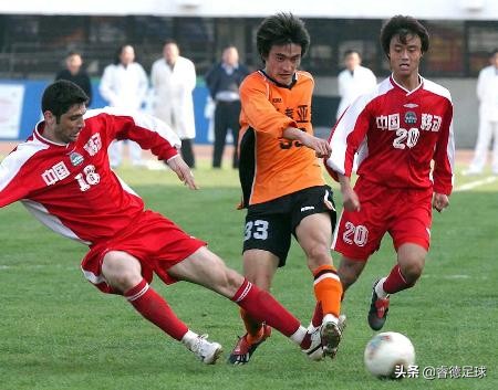 河南足球队新赛季球衣,印有河南字样的河南足球队球衣