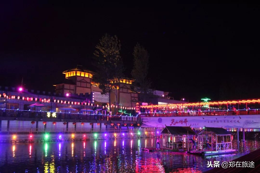 一个很好玩儿的地方「中原雪乡墨子古街」坐着火车穿越童话世界！