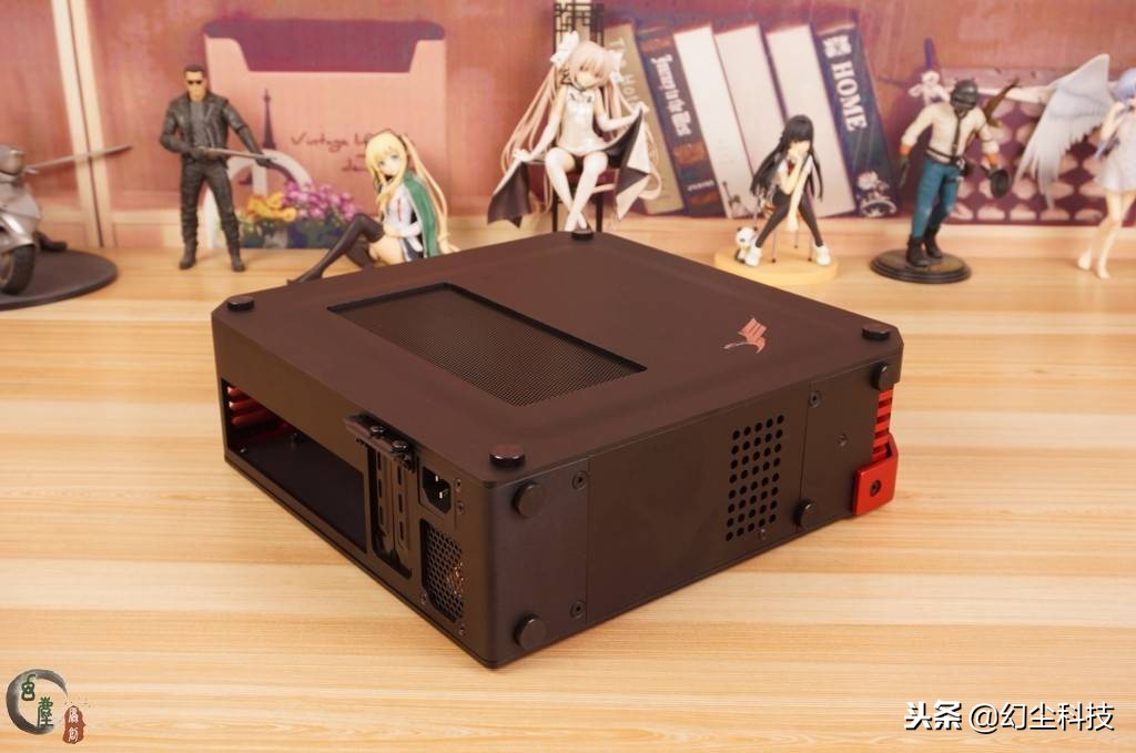 迷你小钢板桌面,电脑迷你小机箱推荐