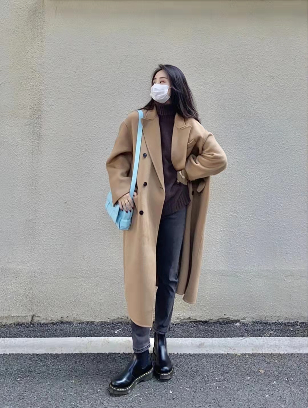 冬天灰色短裙配什么上衣,冬天女生灰色运动裤搭什么上衣