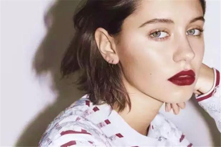 涂口红容易掉色怎么办,涂口红烂嘴了怎么办