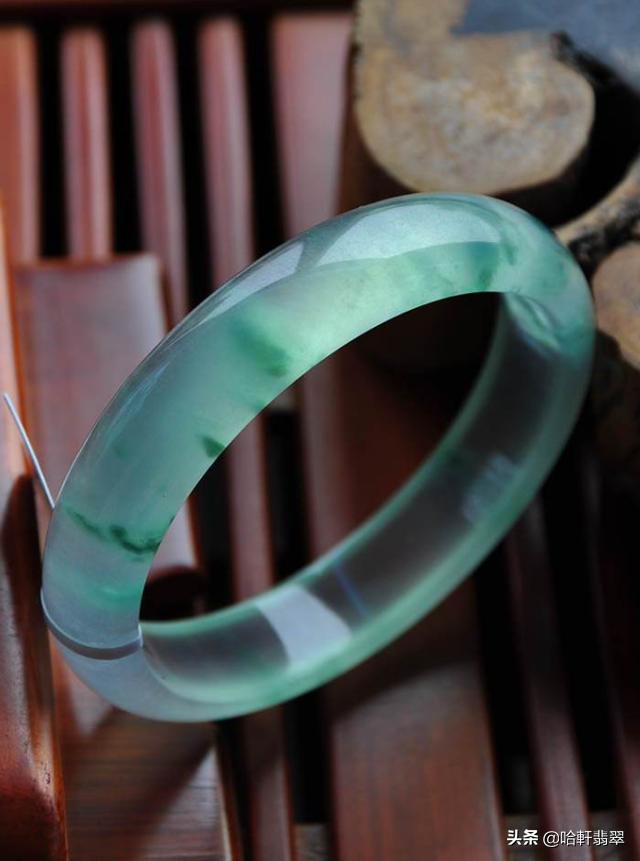 如何轻松分辨翡翠中的“小鲜肉”和“老腊肉”？