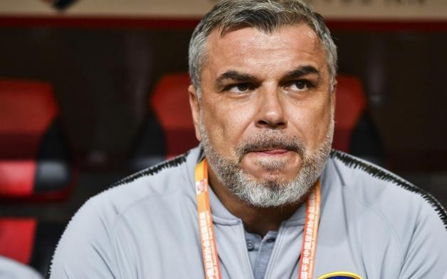 苏宁解散后续，主帅自掏腰包为全队买手机，重情重义却是这般结局